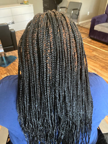 Houston braid and weave lounge